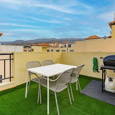 Tropical Views By Sunkeyrents Apartment