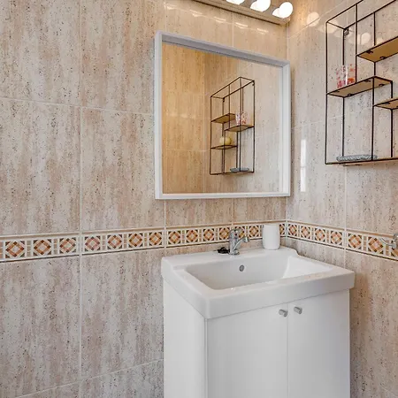 Tropical Views By Sunkeyrents Apartment