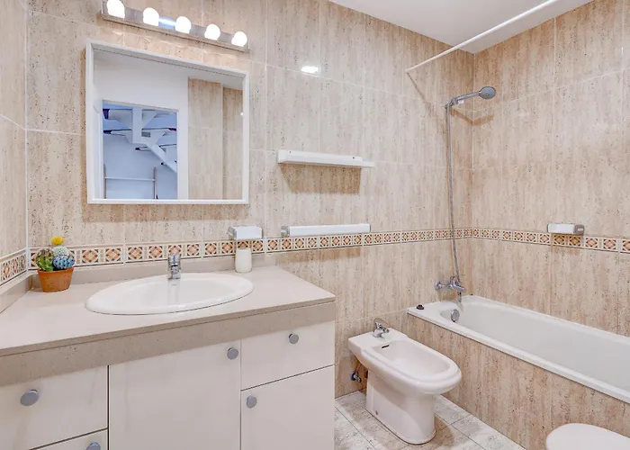 Tropical Views By Sunkeyrents 아파트 칼라오살바헤