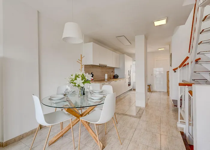 아파트 Tropical Views By Sunkeyrents 칼라오살바헤