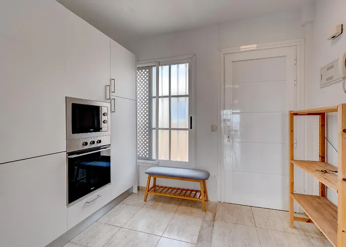 Tropical Views By Sunkeyrents * 칼라오살바헤