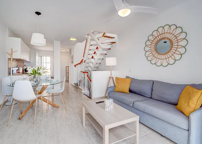 아파트 Tropical Views By Sunkeyrents *